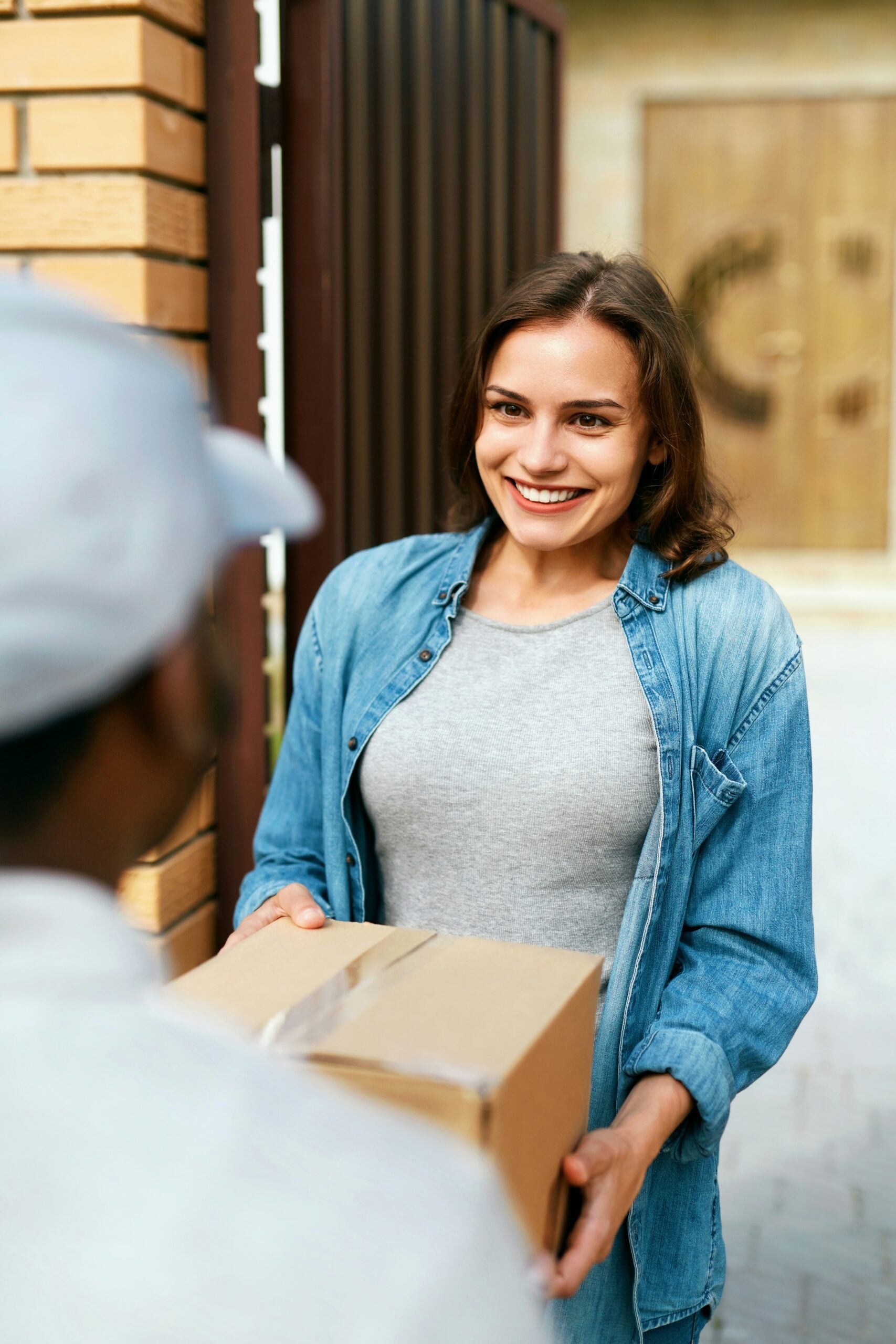 package delivery scams fake usps fedex ups texts